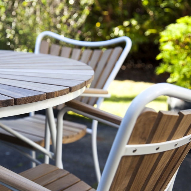 Ellen Set - 110 cm Table & Four Chairs - White