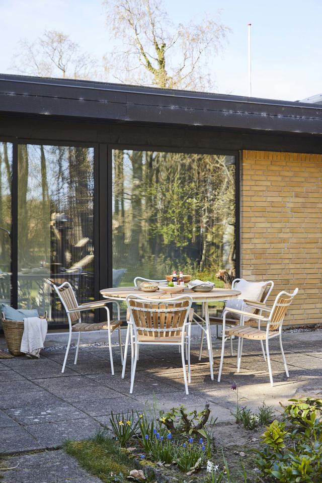 Ellen Table - White 130 cm