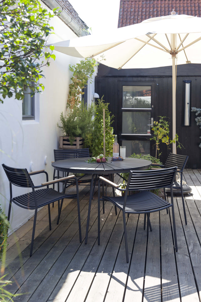 Shade Mobile Parasol Base - Black